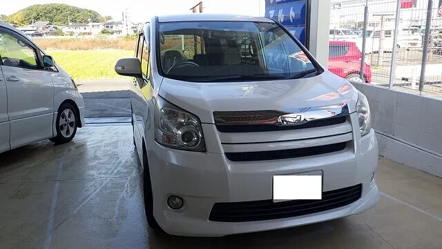 トヨタ　ノア　車検整備　エアクリーナ交換　タイロッドエンドブーツ交換　スタビリンク交換　泉佐野市　貝塚市　泉南市　阪南市　カーサービスシンワ