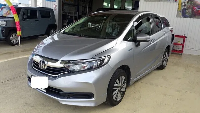 ホンダ　シャトル　リアバンパー　リアゲート　リアガラス　テールレンズ　交換修理　バックパネル　クォーターパネル　キズヘコミ修理　鈑金塗装修理　カーサービスシンワ