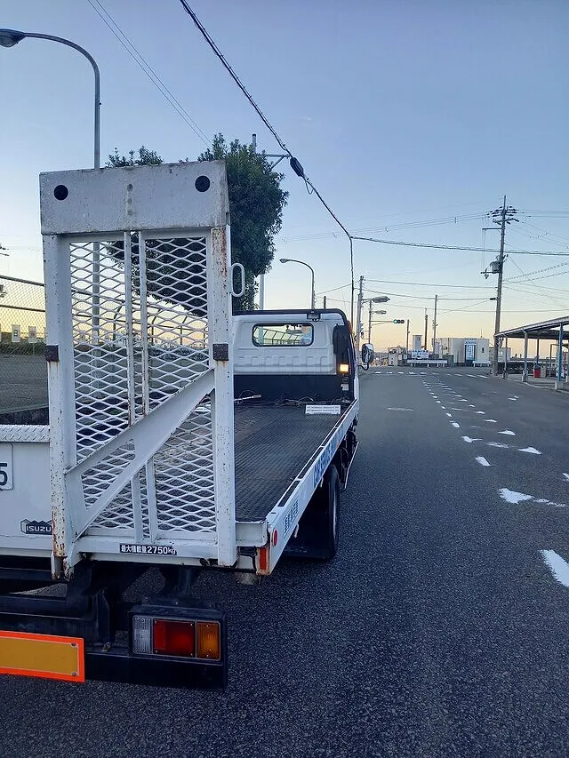 マツダ　プレマシー　フロントバンパー　フロントフェンダー　キズヘコミ修理　板金塗装修理　岬町のお客様　カーサービスシンワ