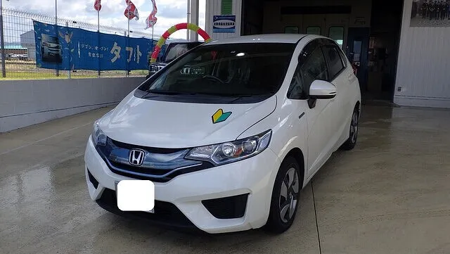 ホンダ　フィット　フロントバンパー　左ロッカーパネル　板金塗装修理　車キズ修理　田尻町のお客様　カーサービスシンワ