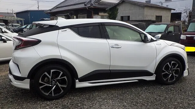 トヨタ　C-HR　右リアドア　キズ修理　クォーターモール交換　泉南市のお客様　カーサービスシンワ　