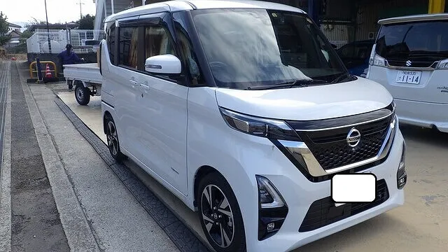 日産　ルークス　右サイドスポイラークォーターパネル　キズ修理　岸和田市のお客様　カーサービスシンワ