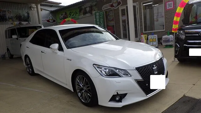 トヨタ　クラウン　クォーターパネル　がさつき　板金塗装　修理　車　キズ　ヘコミ　泉佐野　阪南　泉南　熊取　貝塚　岸和田　和泉　カーサービスシンワ