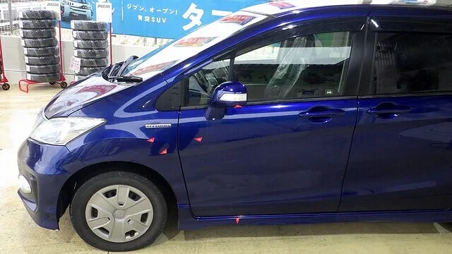 ホンダ　フリード　助手席のドア　交換　泉佐野市のお客様　カーサービスシンワ