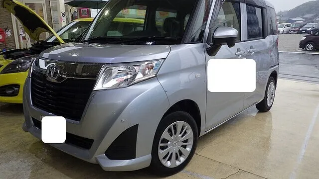 トヨタ　ルーミー　フロントバンパー　フェンダー　ドア　キズ修理　泉佐野市のお客様　カーサービスシンワ