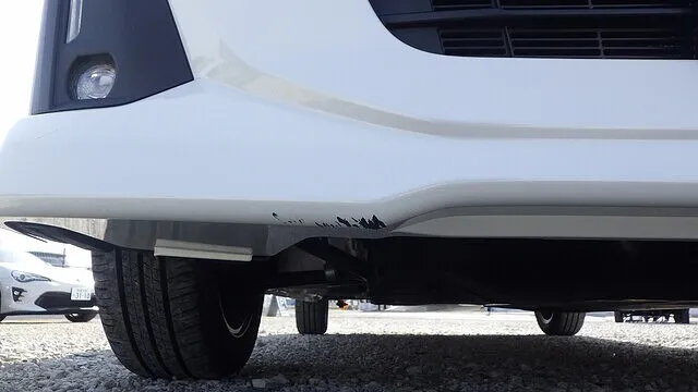 トヨタ　ルーミー　フロントバンパー　キズ　修理　岸和田市のお客様　カーサービスシンワ