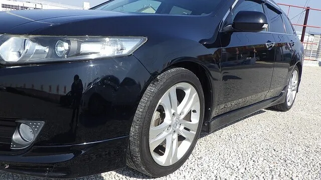 ホンダ　アコード　左フェンダー　ヘコミ修理　ポールにあてた　早くて綺麗！　泉佐野市のお客様　カーサービスシンワ