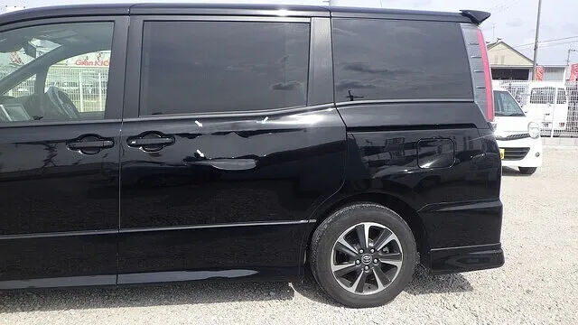 トヨタ　ノア　左スライドドア　ヘコミ　ボコボコ　修理　和歌山県のお客様　カーサービスシンワ