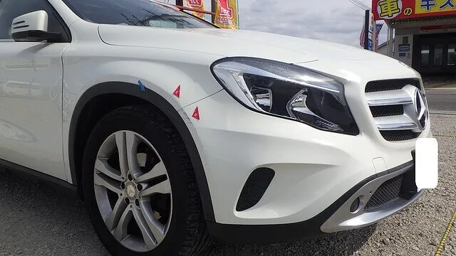 ベンツ　フロントバンパー　フェンダー　キズヘコミ　車のキズ　阪南市のお客様　丁寧安心　カーサービスシンワ