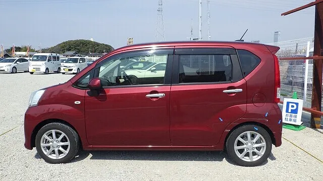 ダイハツ　ムーヴ　リアバンパー　リアドア　クォーターパネル　キズヘコミ　車修理　丁寧　阪南市のお客様　カーサービスシンワ