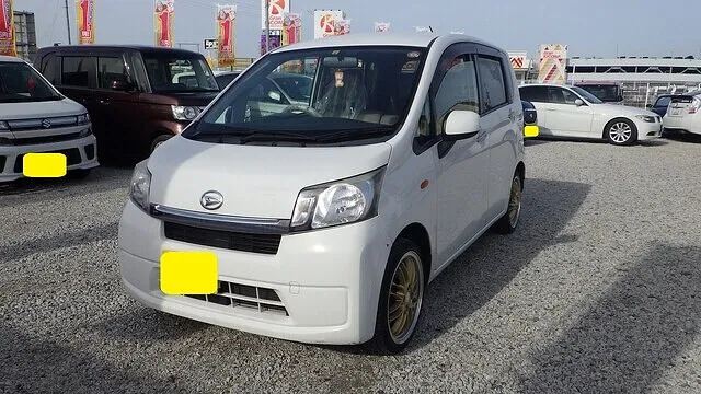 ダイハツ　ムーヴ　フロントバンパー　フロントフェンダー　板金塗装　交換　修理　修理事例　カーサービスシンワ