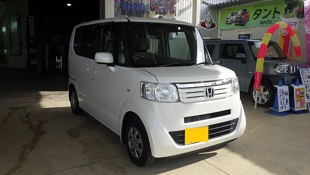 ホンダN-BOX　フロントバンパー交換　左フェンダー塗装　泉佐野