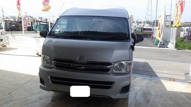 トヨタ　ハイエース　ルーフヘコミ　パネル交換クラス　鈑金塗装事例　丁寧　安心　大阪市内から来ていただいたお客様　カーサービスシンワ