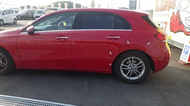 ベンツ　左後ろ　ドア　クォーター　バンパー　ヘコミ修理　車修理　鈑金塗装　泉佐野市のお客様　カーサービスシンワ