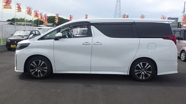 トヨタ　アルファード　板金塗装　キズヘコミ　修理　擦りキズ　部品交換　泉佐野市　豊中市　カーサービスシンワ
