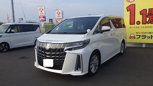 トヨタ　アルファード　左クオーターパネル　テール下カバー　左後ろ　ヘコミキズ修理　鈑金塗装　泉南市のお客様　カーサービスシンワ