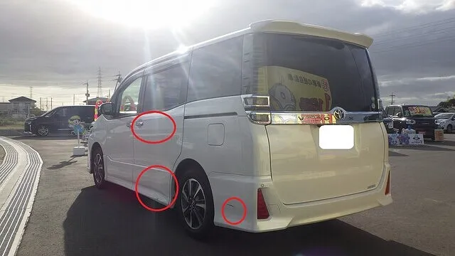 トヨタ　ヴォクシー　左スライドドア　マットガード　リアバンパー　ヘコミキズ修理　車修理　板金塗装　カーサービスシンワ