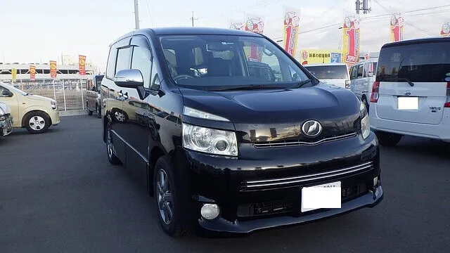 トヨタ　ヴォクシー　左右クオーター　右スライドドア　鈑金修理　泉佐野市　泉南市　阪南市　岸和田市　貝塚市　熊取町　田尻町　カーサービスシンワ