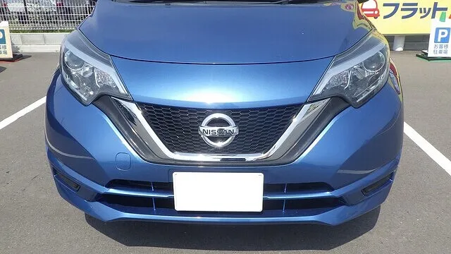 車の左側が凹んだ修理事例　日産ノート　泉佐野市　大阪府
