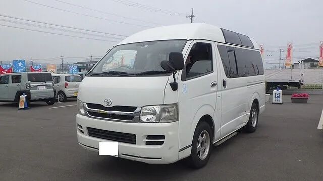 トヨタ　ハイエース　左スライドドア鈑金修理　左クォーター鈑金修理　泉佐野市　貝塚市　岸和田市　泉南市　阪南市　カーサービスシンワ