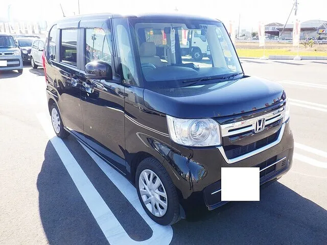 ホンダ　N-BOX  右フロントドア　右リアドア　キズヘコミ　鈑金塗装　泉州鈑金塗装　泉佐野市　泉大津市　貝塚市　岸和田市　泉南市　阪南市