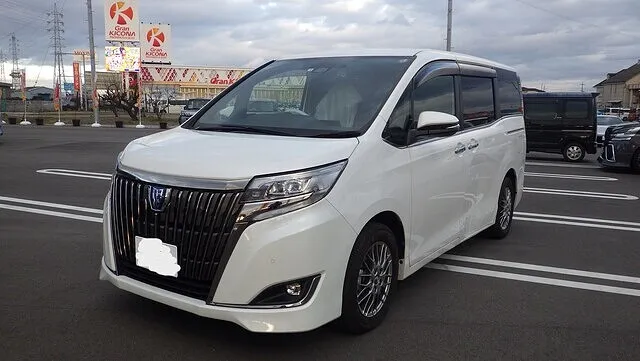 トヨタ　エスクァイア　左側面修理　鈑金塗装修理　泉佐野市　貝塚市　岸和田市　泉南市　阪南市　カーサービスシンワ