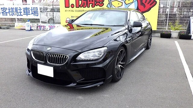 BMWのフロントバンパーの損傷で来店していただきました　泉佐野市