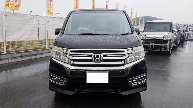 ホンダ　ステップワゴン　リアクォーター鈑金塗装