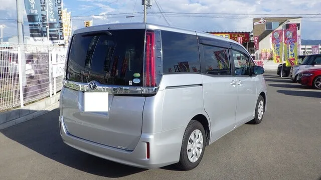 ノア　駐車場に停車中　被害者　レンタカー　保険修理　シンワ