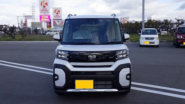 ダイハツ　タントファンクロス　リアクォーター　鈑金塗装　　泉佐野市　貝塚市　