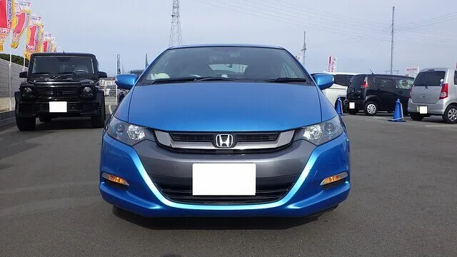 ホンダ　インサイト　バンパーキズ修理　和歌山県岩出市岡田より　