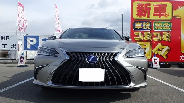 レクサス　左リアフェンダー　鈑金塗装　現金修理　泉佐野市　