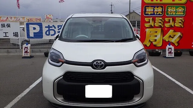トヨタ　シエンタ　鈑金塗装　自費修理　修理　泉佐野市　岸和田市　