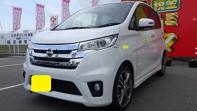 日産　ニッサン　デイズ　フロントバンパ　左フロントフェンダー　