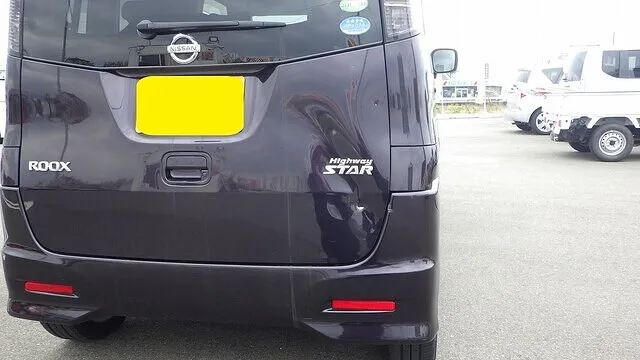 日産　ニッサン　ルークス　リアゲート　リアバンパー　鈑金塗装　