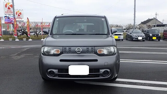 日産　ニッサン　キューブ　左フロントドア　鈑金　塗装　保険　