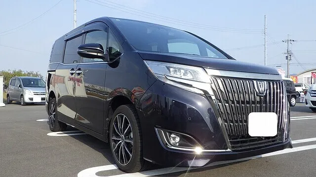 トヨタ　エスクァイア　リアバンパー　右リアフェンダ　貝塚市から