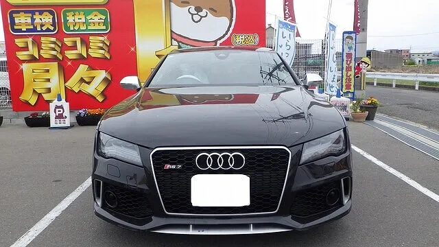 アウディ　RS7　ボンネット　飛び石　塗装　岸和田市からご来店