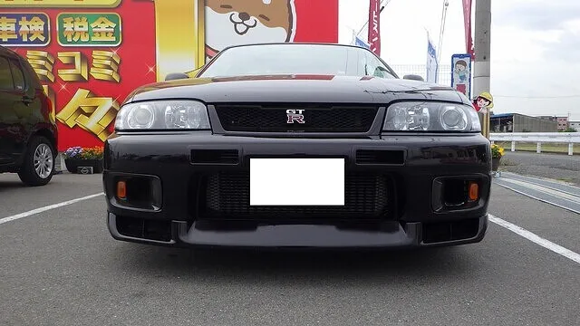 ニッサン　GT-R　右サイドスポイラー　鈑金塗装　高石市から