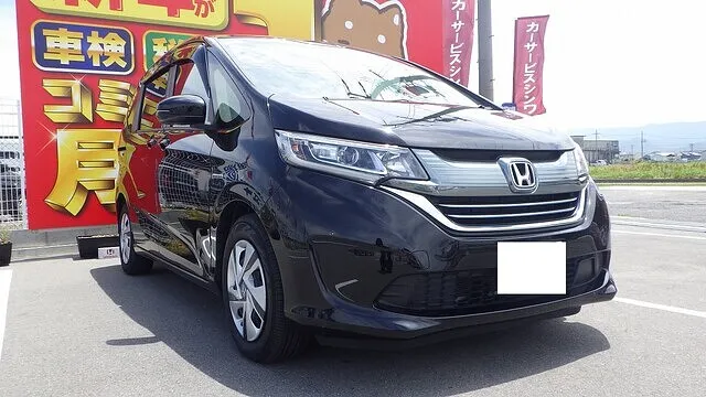 ホンダ　フリード　左サイドシル　リアバンパー　鈑金　塗装　補修