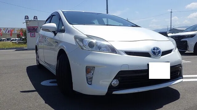 トヨタ　プリウス　フロントバンパー　リアバンパー　左側面　鈑金