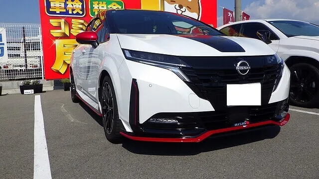 日産　オーラ　フロントバンパー　フロントスポイラー　貝塚　岸和田