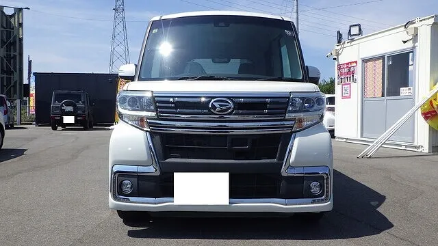 ダイハツ　タント　左フロントドア　左サイドスポイラー　左ロッカー