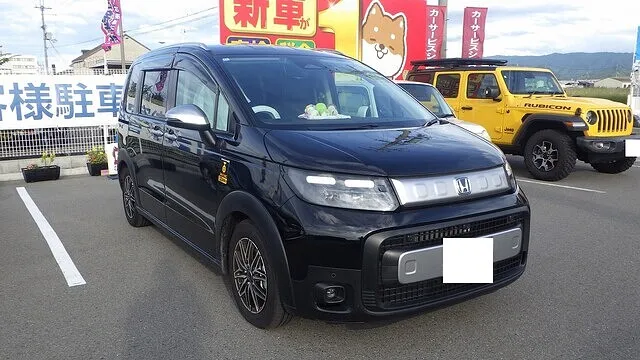 ホンダ　フリード　左ロッカー　左サイドシルガーニッシュ　鈑金塗装