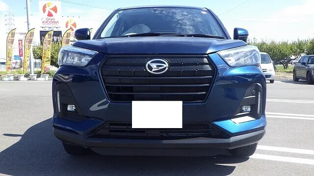 ダイハツ　ロッキー　ボンネット　鈑金　塗装　泉南市からご来店