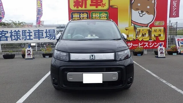 ホンダ　フリード　右リアフェンダー　鈑金　塗装　泉佐野　泉南