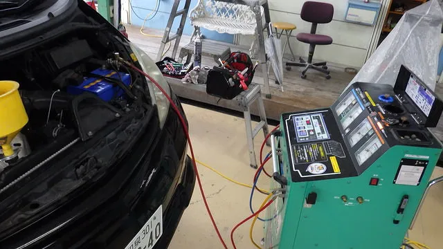 「お車のクーラーが効かなくなりご来店のM様　トヨタ　エスティマ」