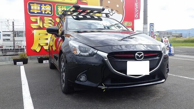 マツダ　デミオ　フロントバンパー　リアバンパー　鈑金塗装　泉佐野