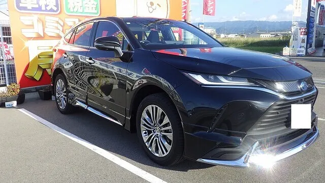 トヨタ　ハリアー　フロントバンパー　右リアドア　鈑金　塗装　泉南