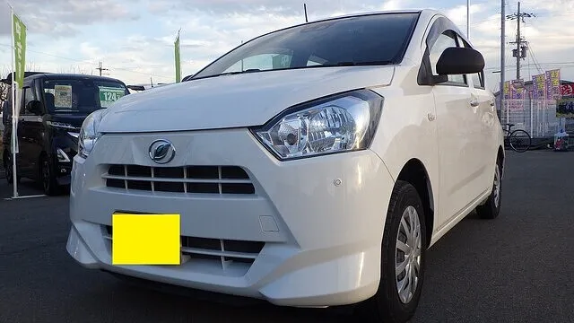 ダイハツ　ミライース　リアバンパー　鈑金　塗装　修理　泉佐野